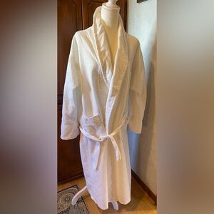 The Ritz-Carlton White plush Robe
